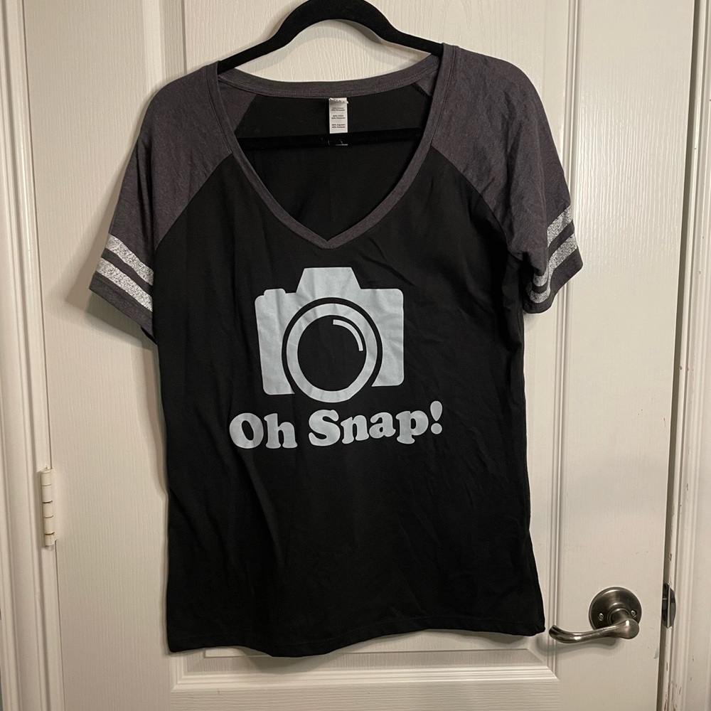Photography Tee Shirt V Neck Sz L